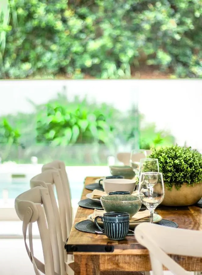 Luxury Hilltop Brand-New 5Bd Holiday Home Brisbane