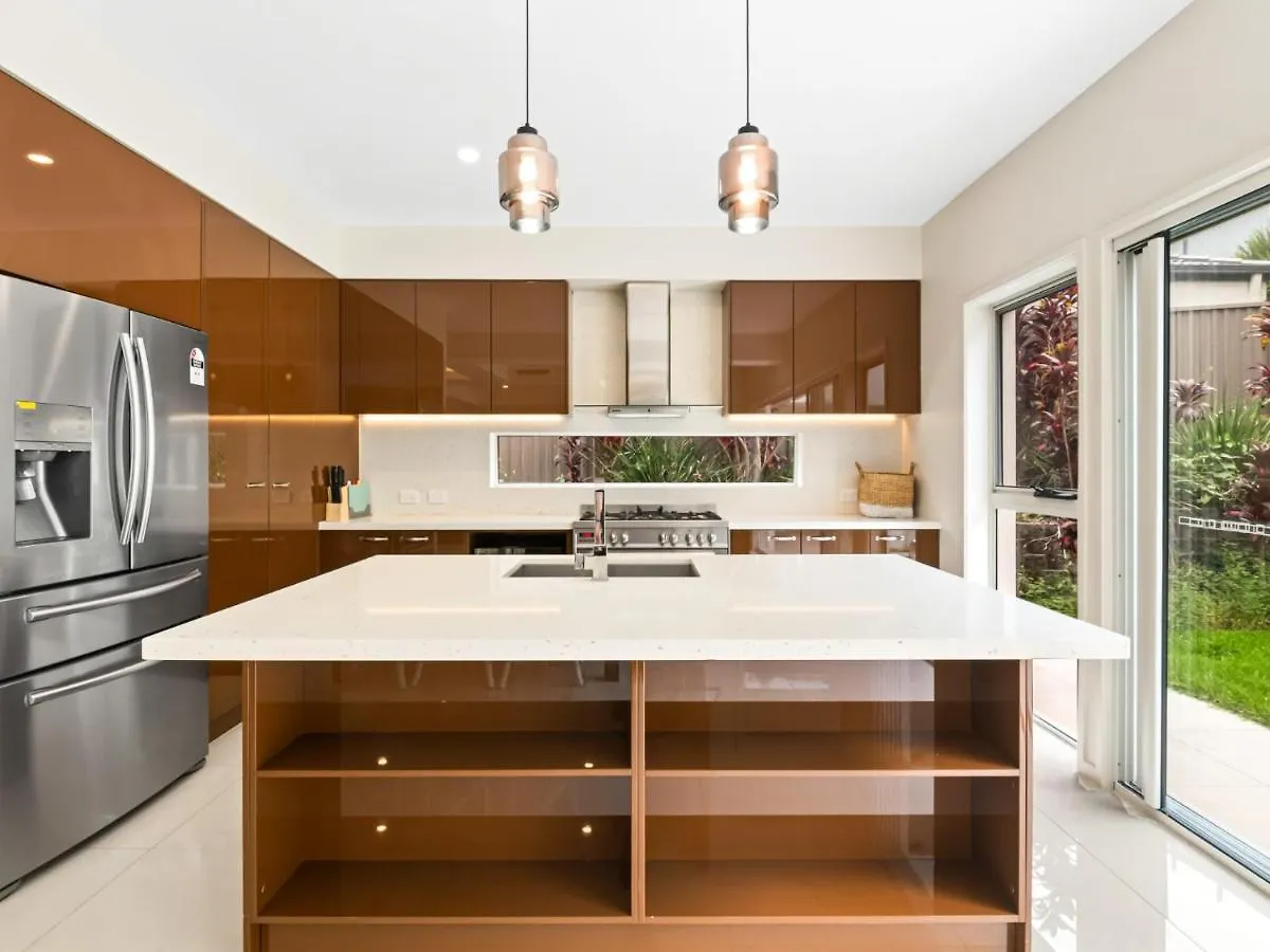 Luxury Hilltop Brand-New 5Bd Holiday Home Brisbane