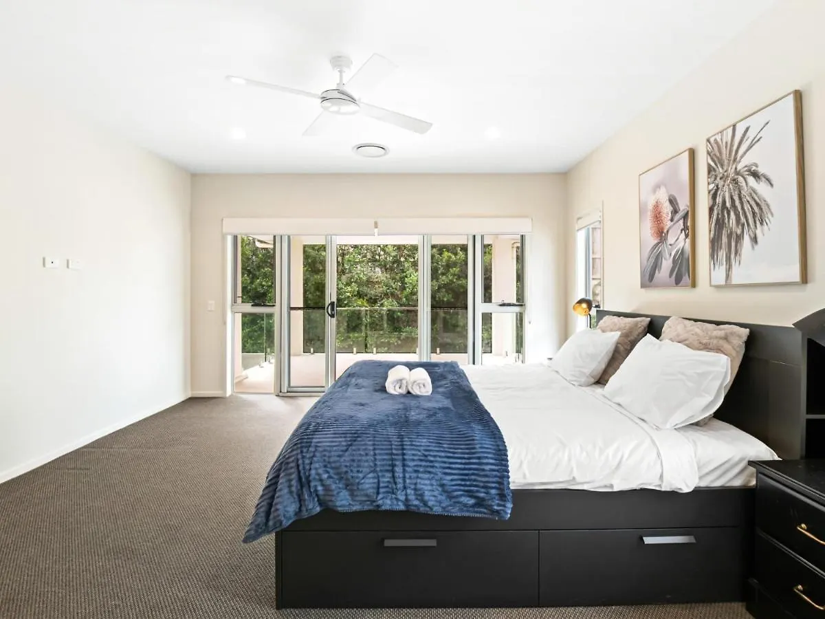 Luxury Hilltop Brand-New 5Bd Holiday Home Brisbane